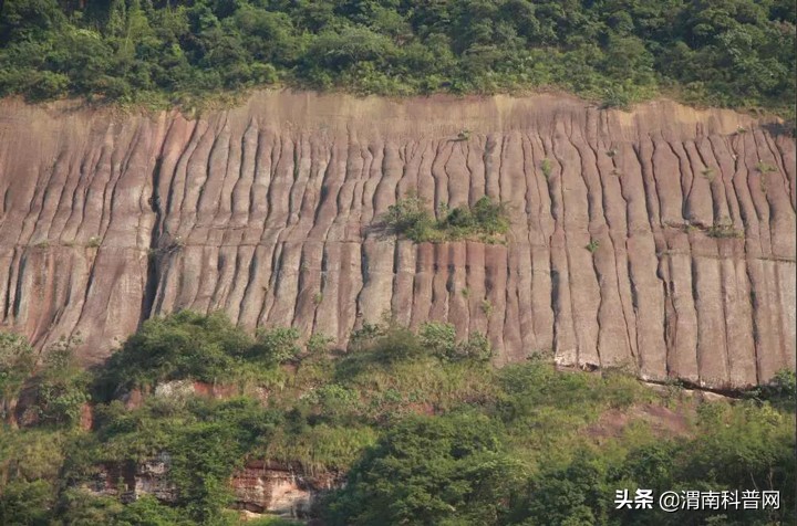 丹霞地貌是什么？